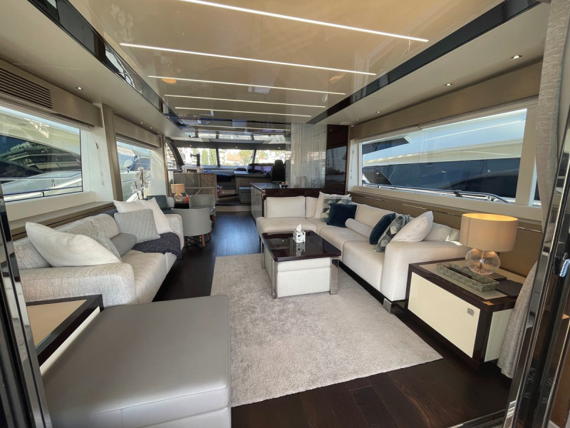 76 YACHT 2019 77' 5" SUNSEEKER