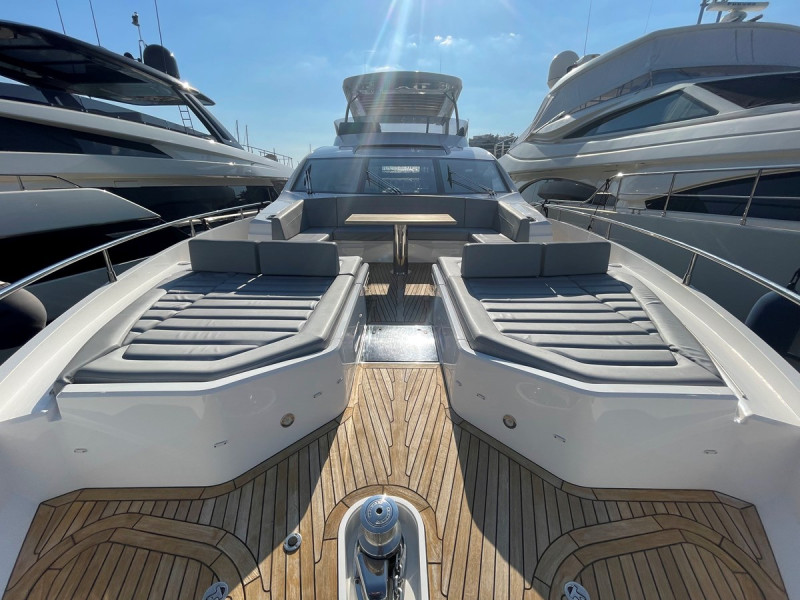 76 YACHT 2019 77' 5" SUNSEEKER