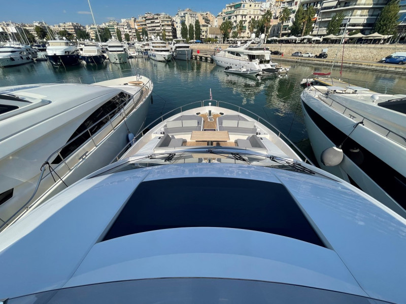 76 YACHT 2019 77' 5" SUNSEEKER
