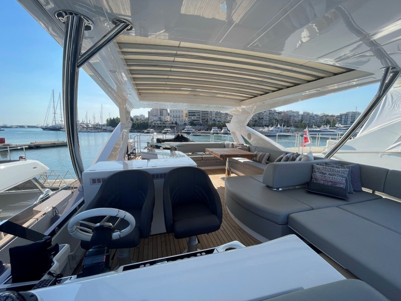 76 YACHT 2019 77' 5" SUNSEEKER