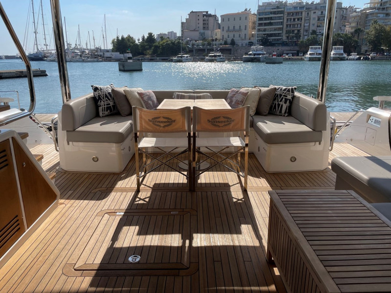 76 YACHT 2019 77' 5" SUNSEEKER