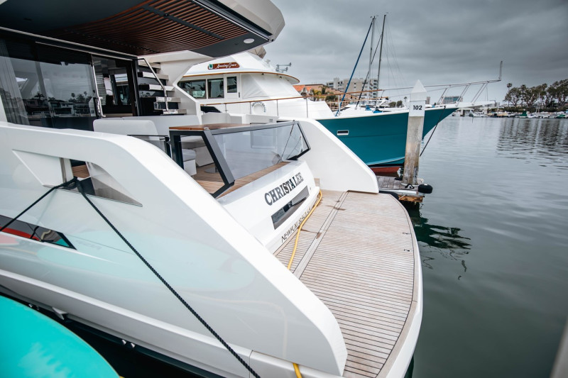 AS5 2022 57' 0" ASTONDOA