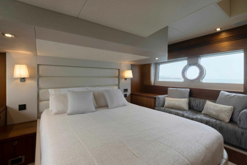 2017 51' 8" SUNSEEKER