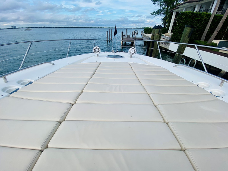 PREDATOR 60 2010 60' 0" SUNSEEKER