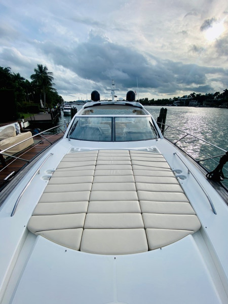 PREDATOR 60 2010 60' 0" SUNSEEKER