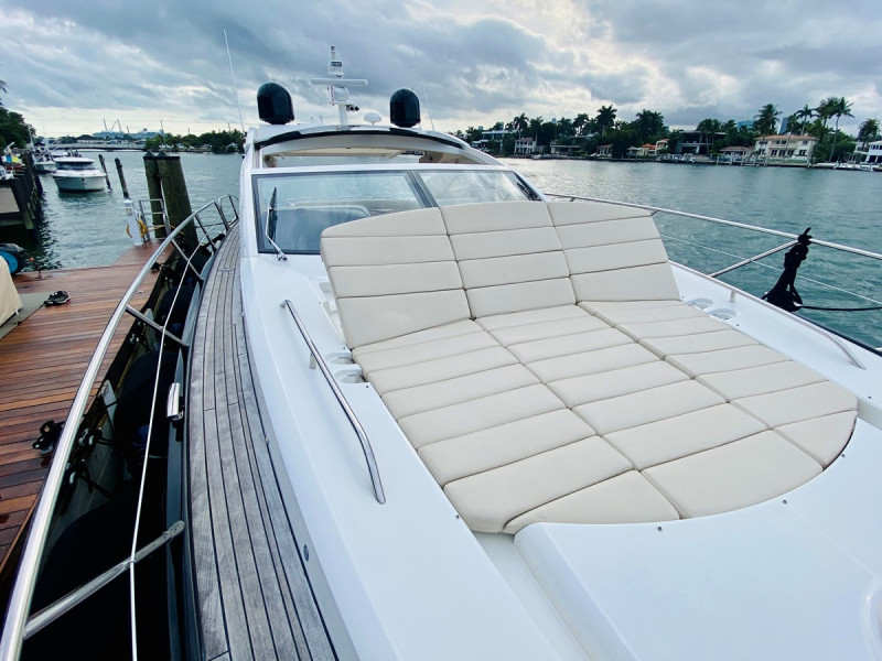 PREDATOR 60 2010 60' 0" SUNSEEKER