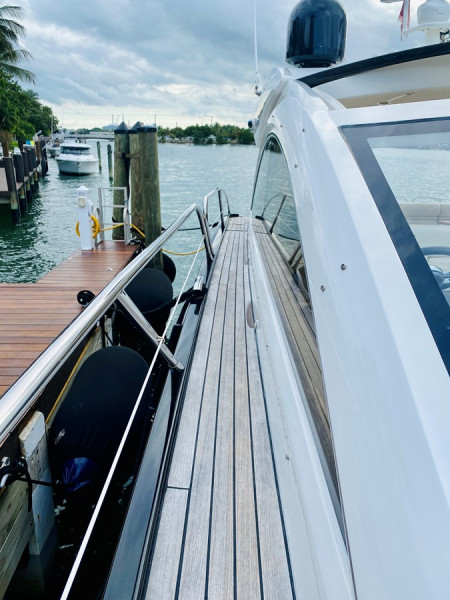 PREDATOR 60 2010 60' 0" SUNSEEKER