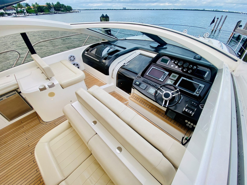PREDATOR 60 2010 60' 0" SUNSEEKER