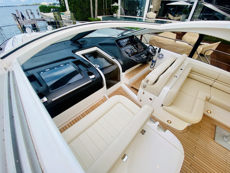 PREDATOR 60 2010 60' 0" SUNSEEKER