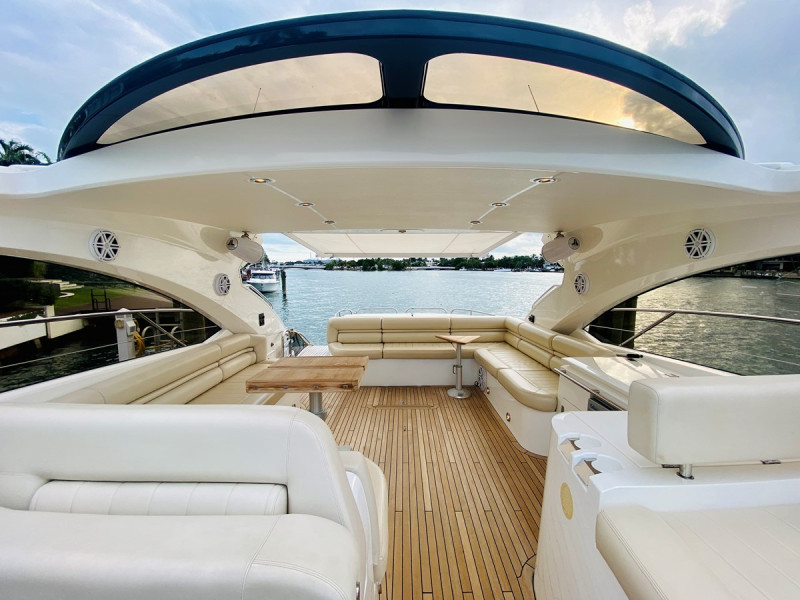 PREDATOR 60 2010 60' 0" SUNSEEKER
