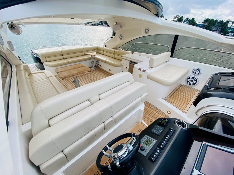 PREDATOR 60 2010 60' 0" SUNSEEKER