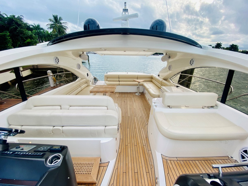 PREDATOR 60 2010 60' 0" SUNSEEKER