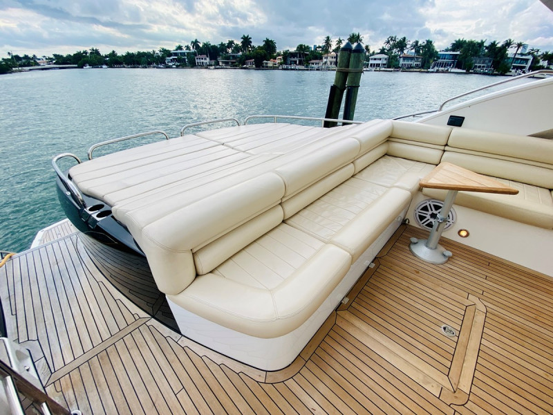 PREDATOR 60 2010 60' 0" SUNSEEKER