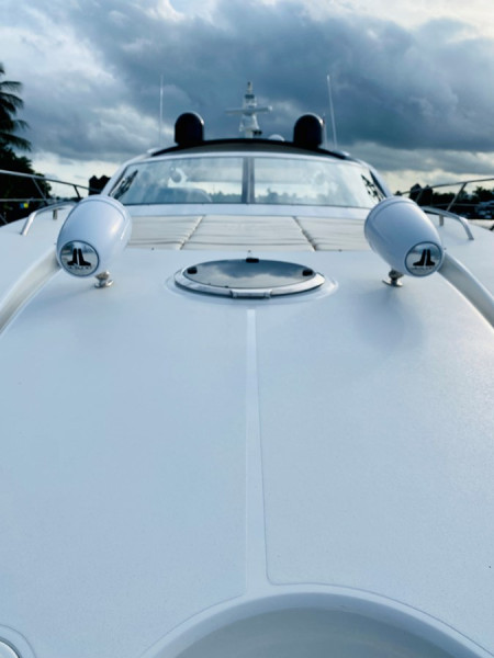 PREDATOR 60 2010 60' 0" SUNSEEKER