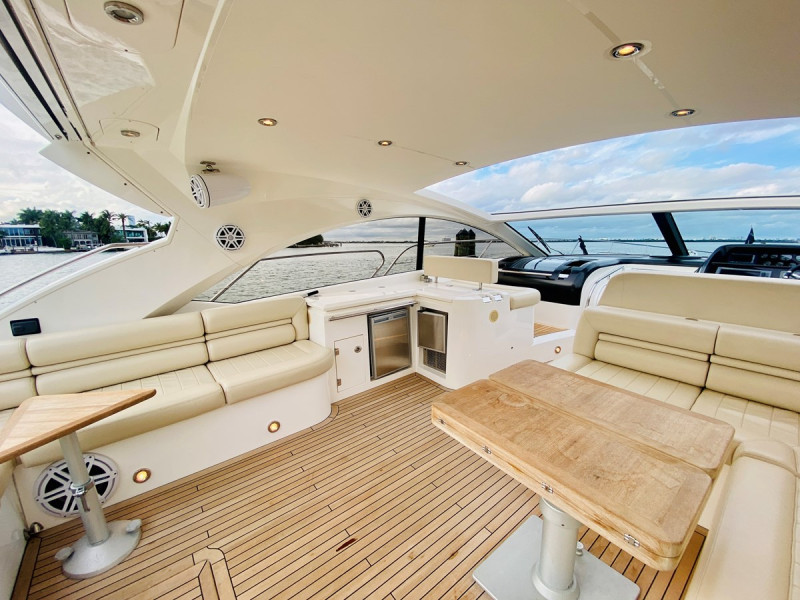 PREDATOR 60 2010 60' 0" SUNSEEKER