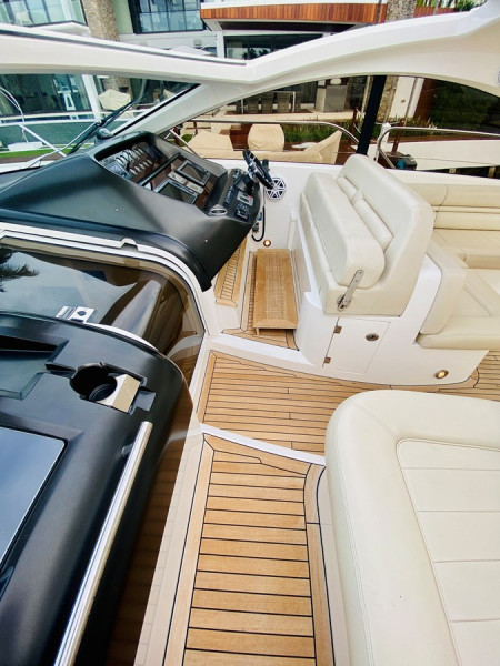PREDATOR 60 2010 60' 0" SUNSEEKER