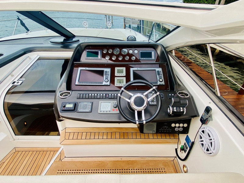 PREDATOR 60 2010 60' 0" SUNSEEKER