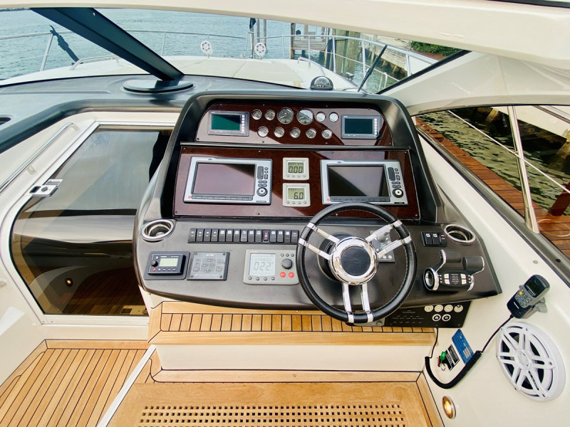 PREDATOR 60 2010 60' 0" SUNSEEKER