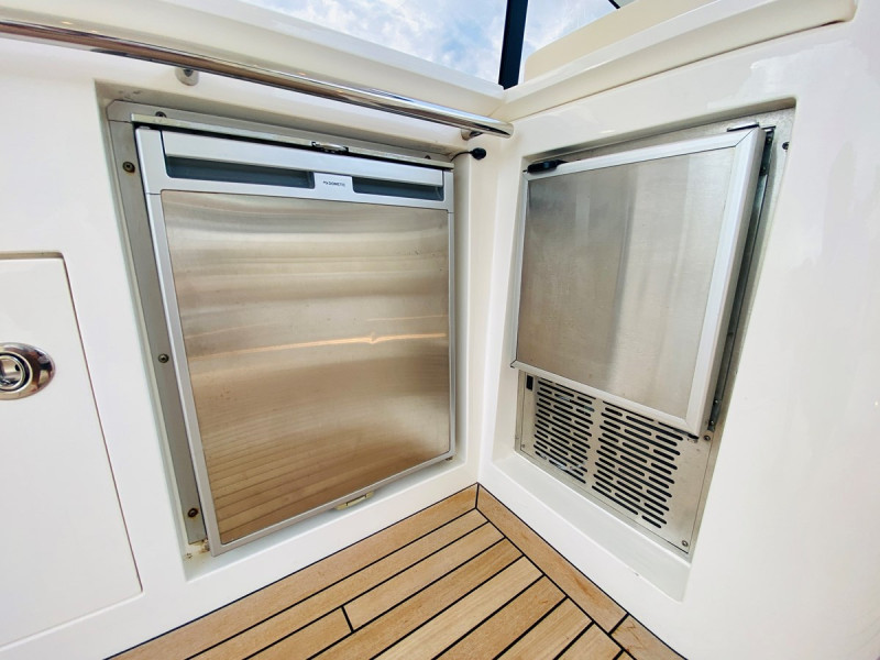 PREDATOR 60 2010 60' 0" SUNSEEKER