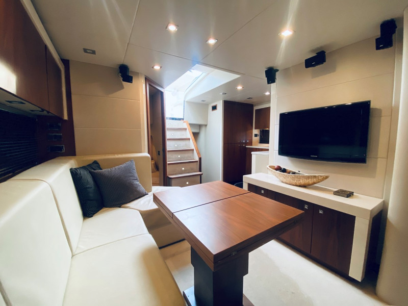 PREDATOR 60 2010 60' 0" SUNSEEKER