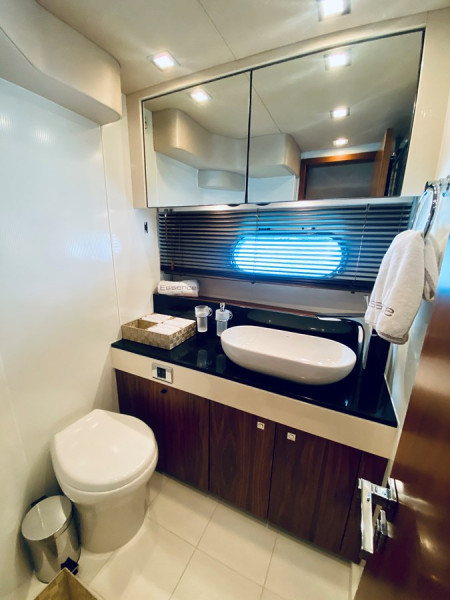 PREDATOR 60 2010 60' 0" SUNSEEKER