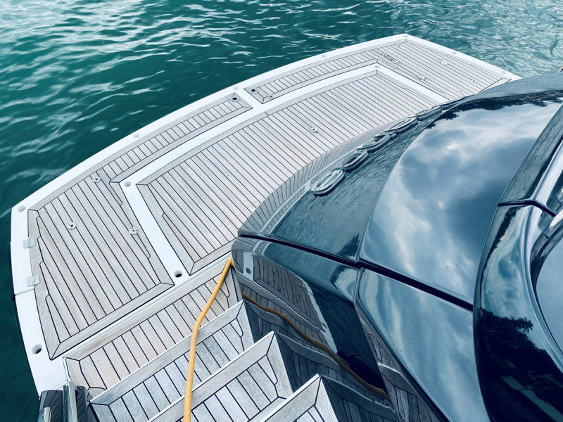 PREDATOR 60 2010 60' 0" SUNSEEKER