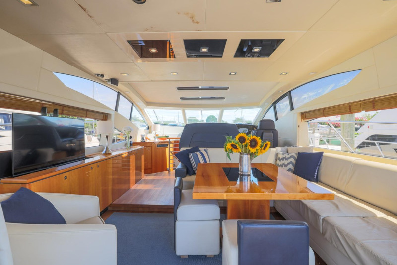 2010 64' 0" SUNSEEKER