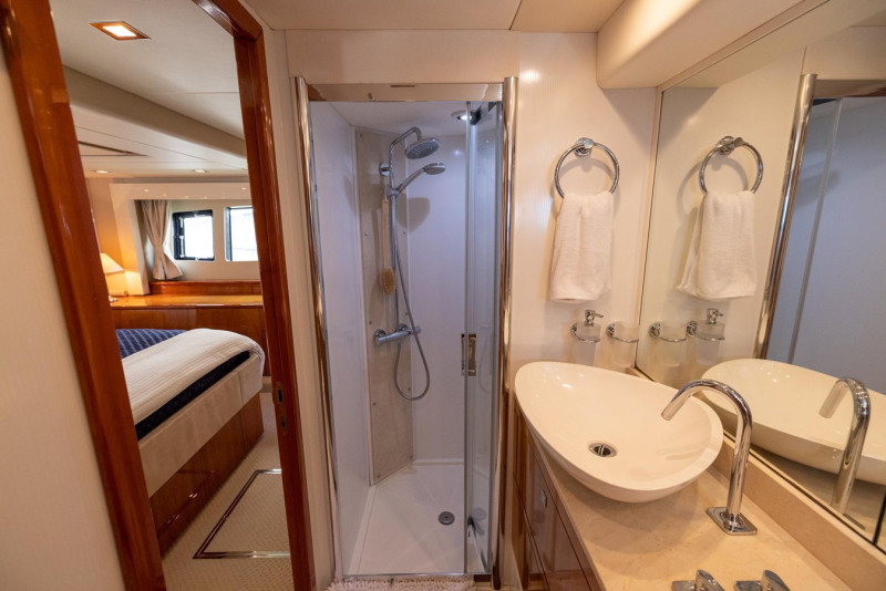 2010 64' 0" SUNSEEKER