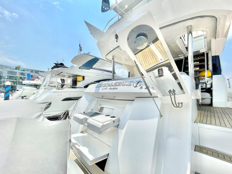 MANHATTAN 66 2019 68' 3" SUNSEEKER