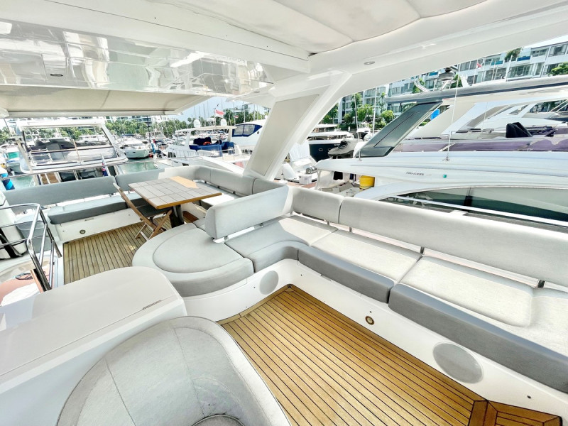 MANHATTAN 66 2019 68' 3" SUNSEEKER