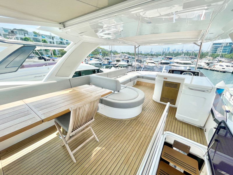 MANHATTAN 66 2019 68' 3" SUNSEEKER
