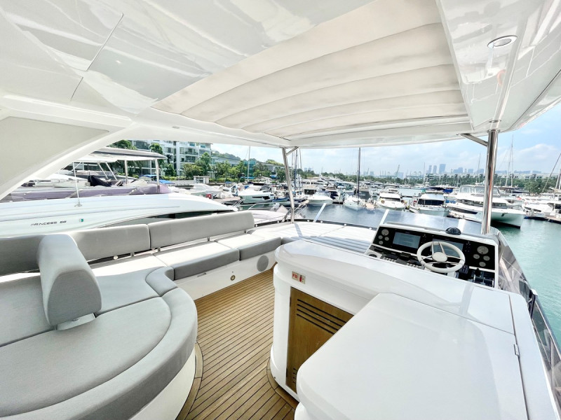 MANHATTAN 66 2019 68' 3" SUNSEEKER
