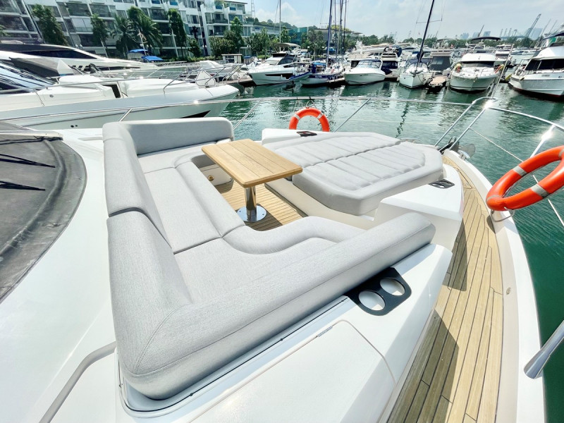 MANHATTAN 66 2019 68' 3" SUNSEEKER