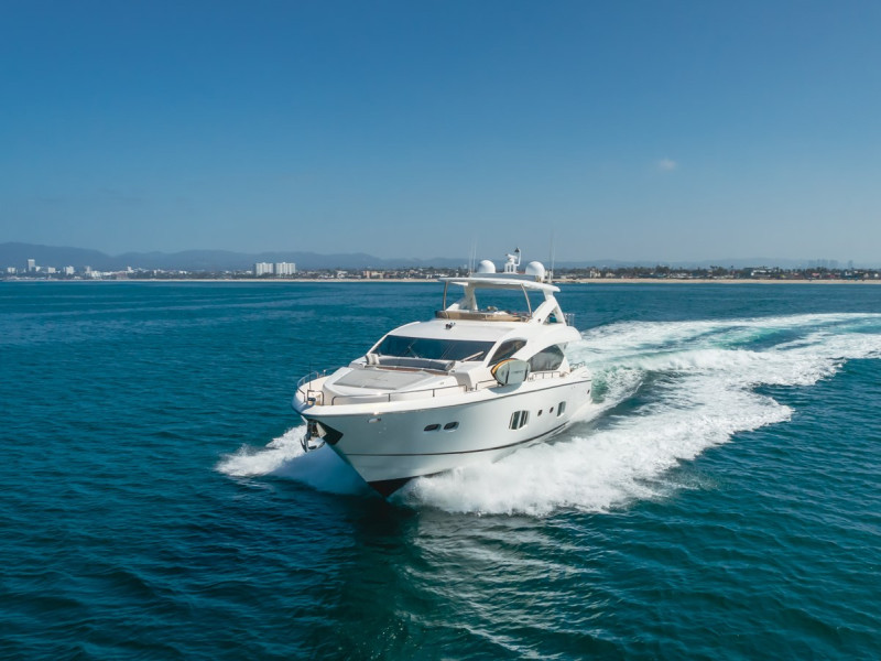 88 2011 88' 0" SUNSEEKER