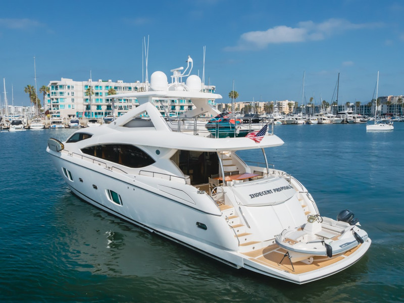 88 2011 88' 0" SUNSEEKER