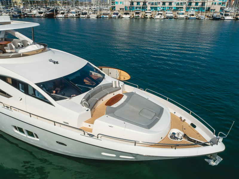 88 2011 88' 0" SUNSEEKER