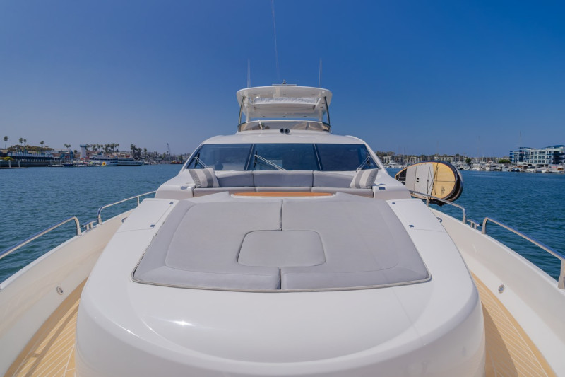 88 2011 88' 0" SUNSEEKER