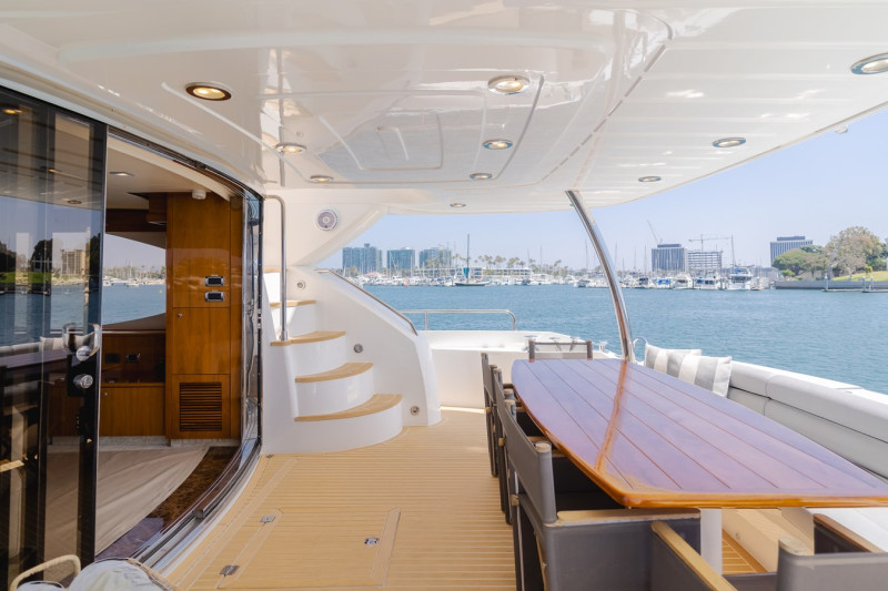 88 2011 88' 0" SUNSEEKER