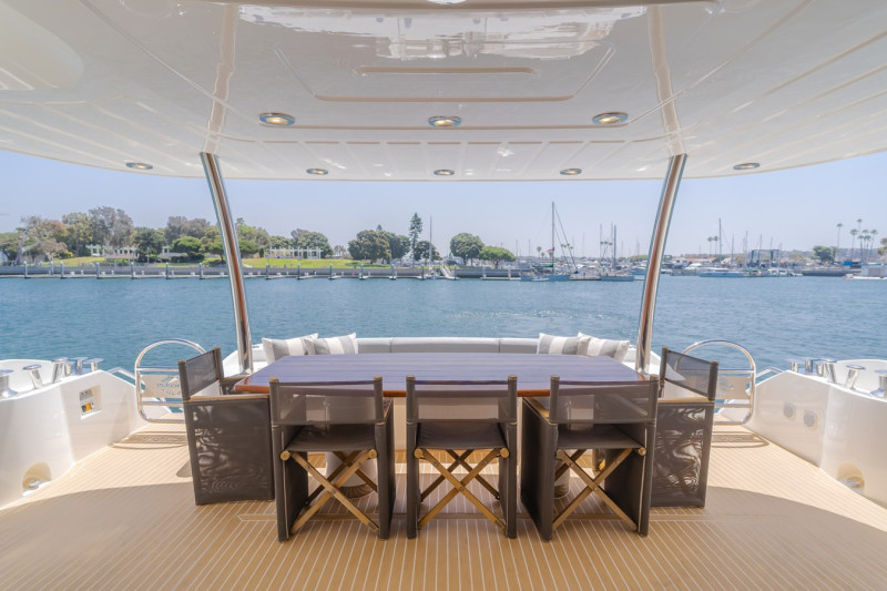 88 2011 88' 0" SUNSEEKER