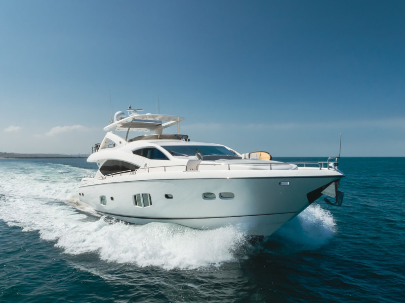 88 2011 88' 0" SUNSEEKER