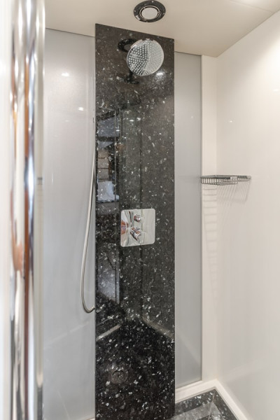 88 2011 88' 0" SUNSEEKER