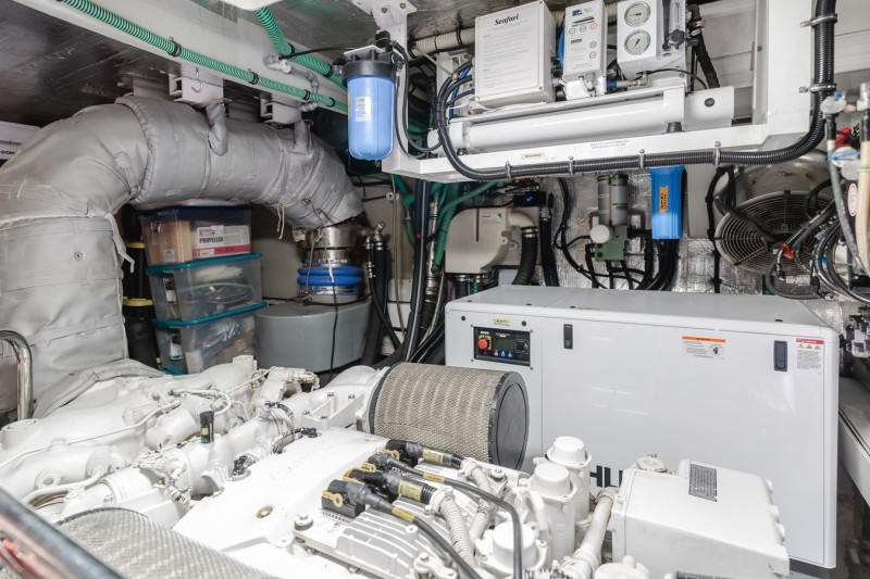 88 2011 88' 0" SUNSEEKER