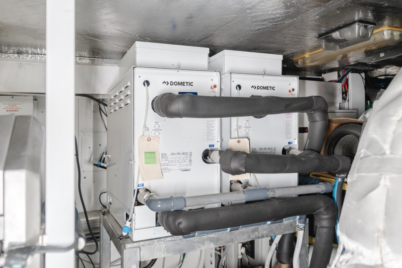 88 2011 88' 0" SUNSEEKER