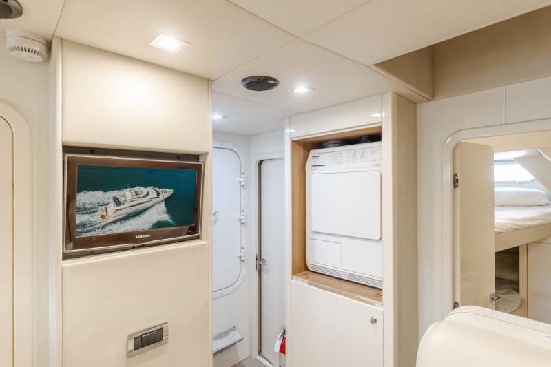 88 2011 88' 0" SUNSEEKER