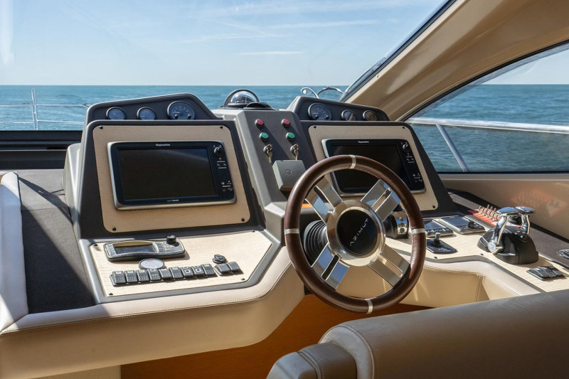 AZIMUT 64 2013 66' 1" AZIMUT YACHTS
