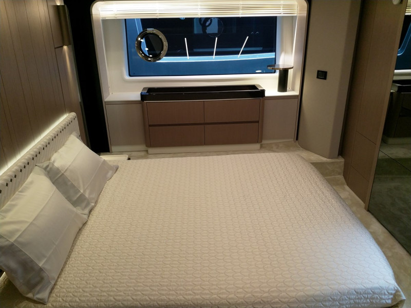 72 FLY 2022 74' 3" AZIMUT YACHTS