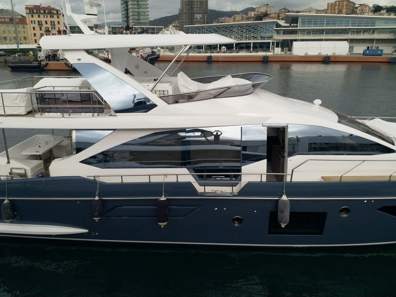 72 FLY 2022 74' 3" AZIMUT YACHTS