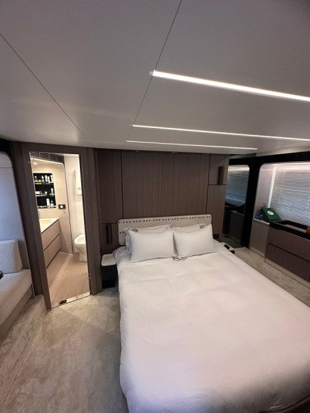 72 FLY 2022 74' 3" AZIMUT YACHTS