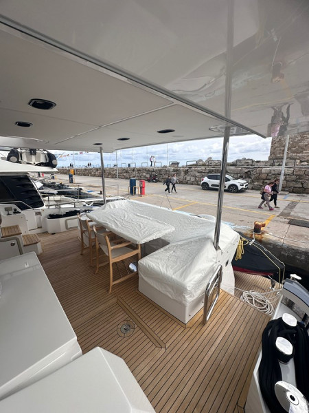 72 FLY 2022 74' 3" AZIMUT YACHTS