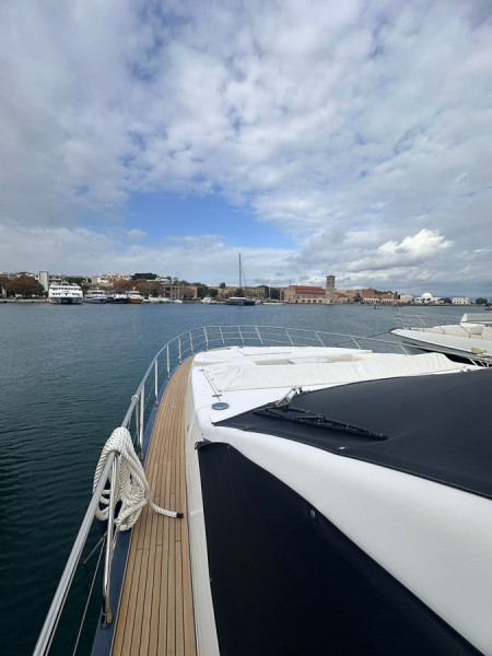 72 FLY 2022 74' 3" AZIMUT YACHTS